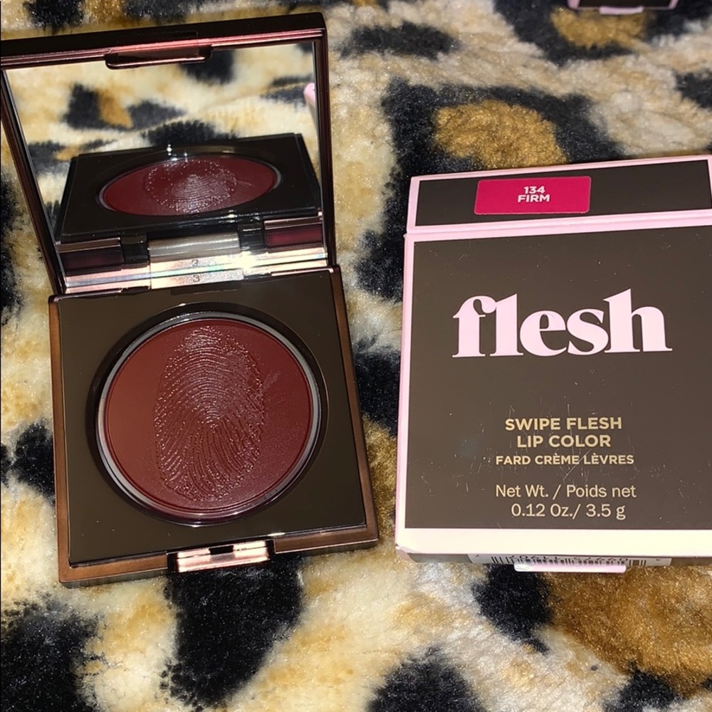 🆕 Flesh Swipe Flesh Lip Color in FIRM